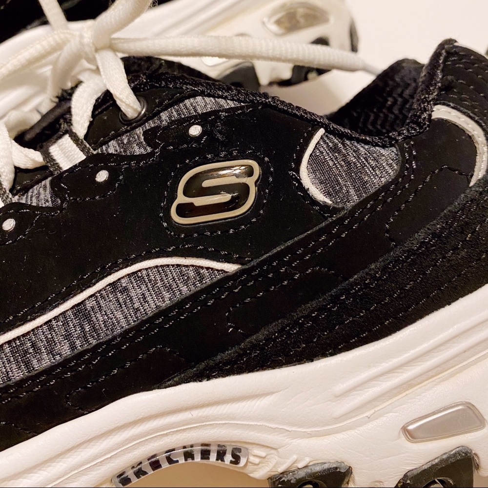 Skechers Women's Black D'Lites Sneaker size 6.5